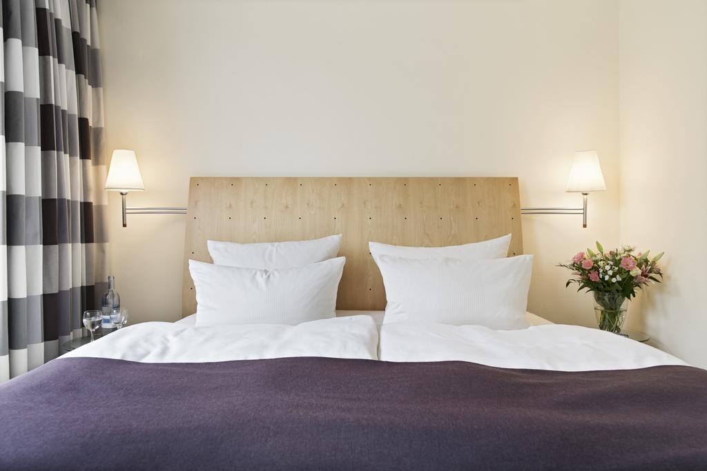 Hotel Kleines Meer Waren  Phòng bức ảnh
