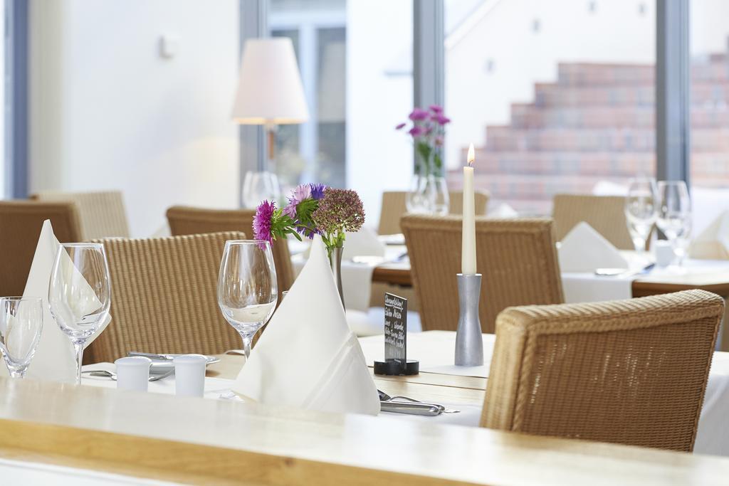 Hotel Kleines Meer Waren  Ngoại thất bức ảnh