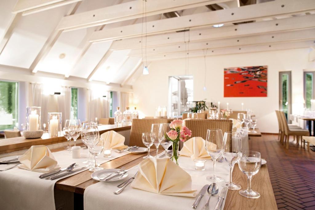 Hotel Kleines Meer Waren  Ngoại thất bức ảnh