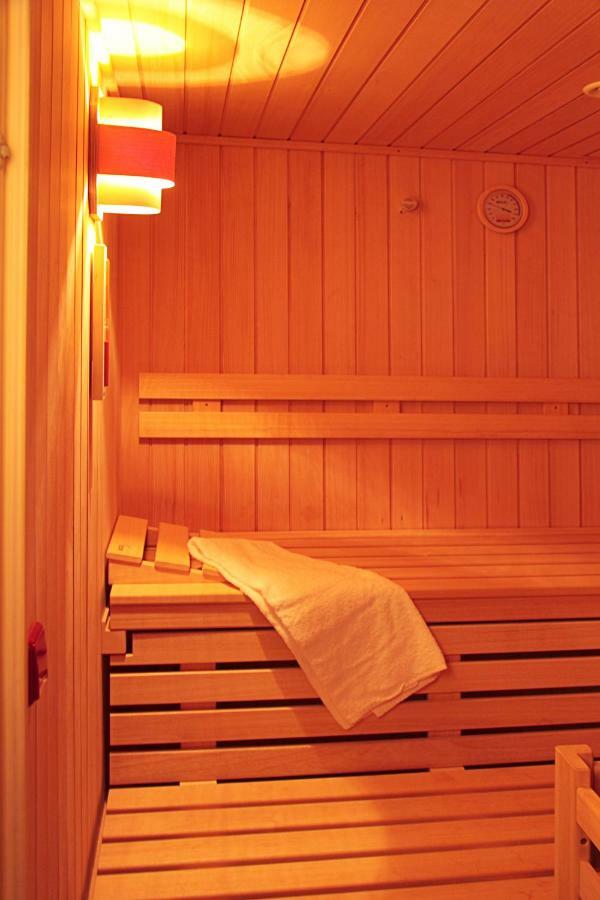 Hotel Kleines Meer Waren  Ngoại thất bức ảnh